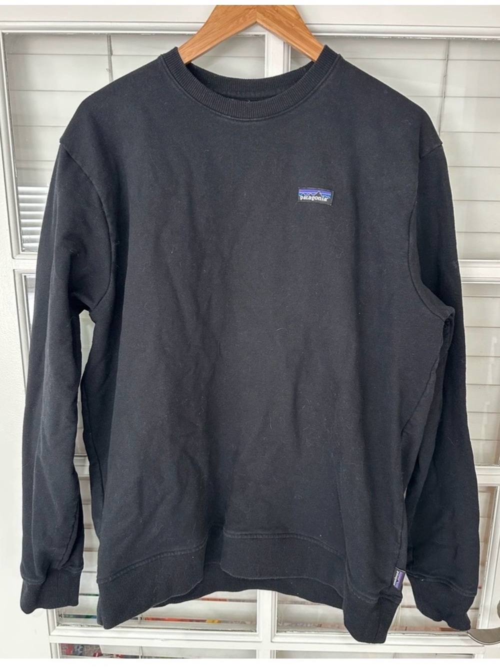 Patagonia Black Crewneck Sweatshirt with Small Logo